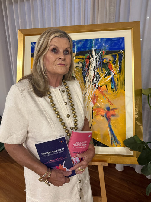 Dr Susan Nikakis
